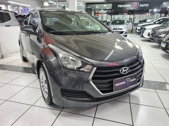 HYUNDAI HB20 1.0 COMFORT PLUS 12V FLEX 4P MANUAL